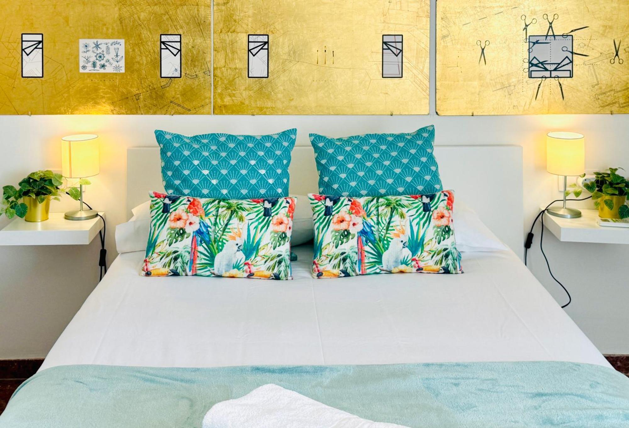 Apartamento Peñuelas Seville Luaran gambar