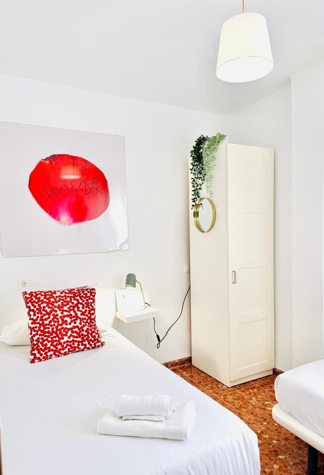 Apartamento Peñuelas Seville Luaran gambar