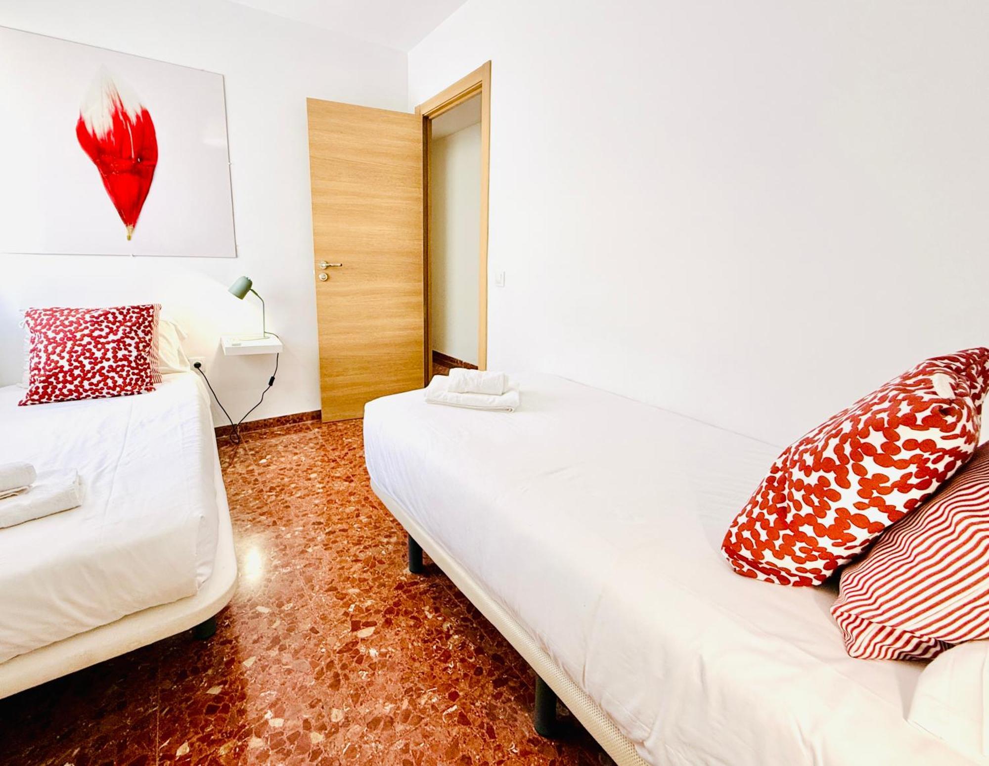 Apartamento Peñuelas Seville Luaran gambar