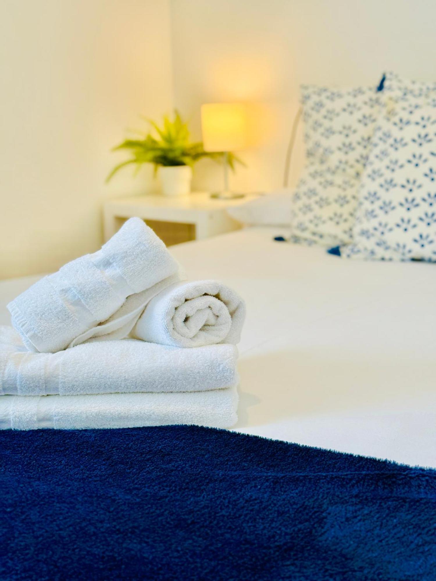 Apartamento Peñuelas Seville Luaran gambar